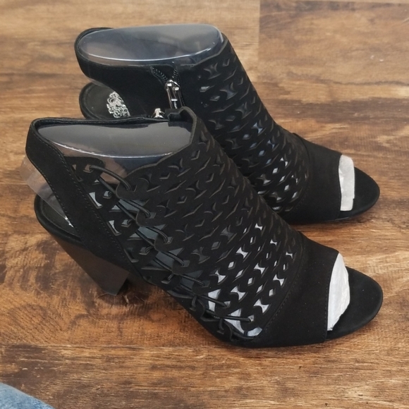 Vince Camuto Emberla Cage Sandals - Picture 3 of 4